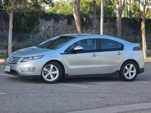 Used 2013 Chevrolet Volt FWD image 15