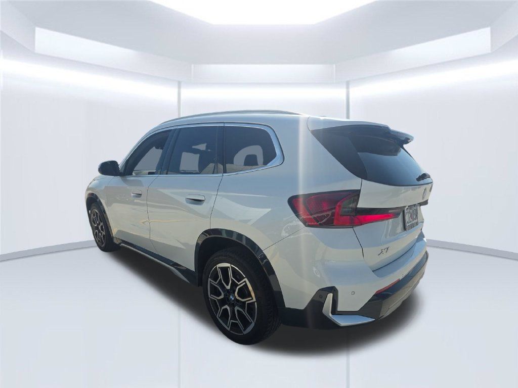 Used 2023 BMW X1 xDrive28i w/ Convenience Package AWD/4WD image 5