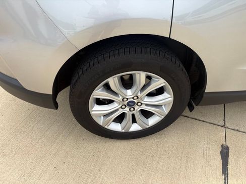 Used 2022 Ford Edge Titanium AWD/4WD image 29