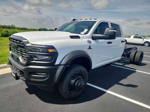 New 2026 RAM 5500 Tradesman AWD/4WD image 4