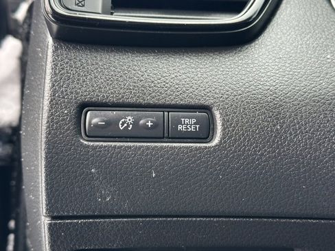 Used 2017 Nissan Rogue S image 21