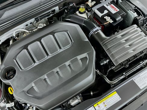 Used 2024 Volkswagen GTI SE w/ SE Leather Seats Package image 32