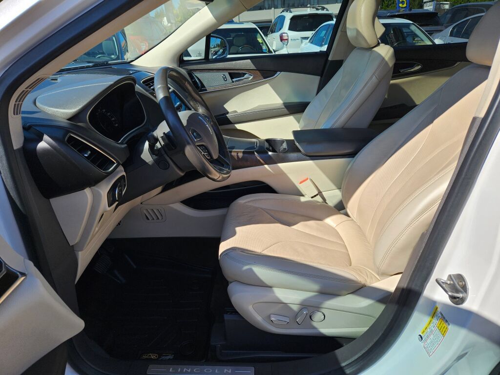Used 2017 Lincoln MKX Reserve w/ Lincoln MKX Climate Package FWD image 15