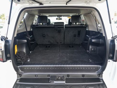 Used 2019 Toyota 4Runner SR5 Premium image 32