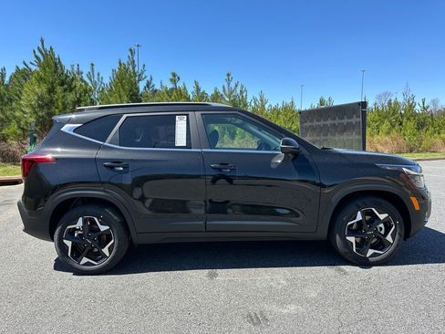 New 2026 Kia Seltos EX FWD image 8