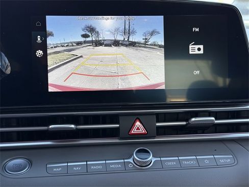 Used 2025 Hyundai Elantra SEL image 16