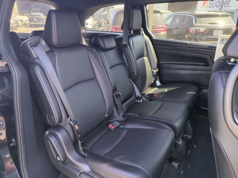 Used 2025 Honda Odyssey Sport-L image 27