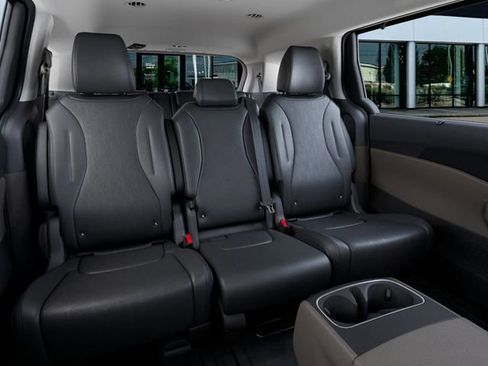 New 2026 Kia Carnival EX image 16