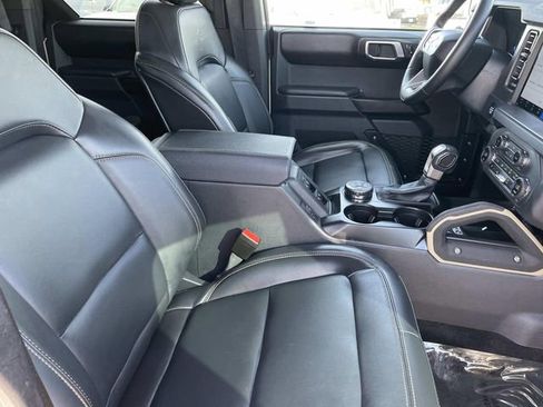 Certified 2025 Ford Bronco Badlands AWD/4WD image 36