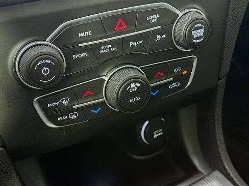 Used 2018 Dodge Charger GT AWD/4WD image 19
