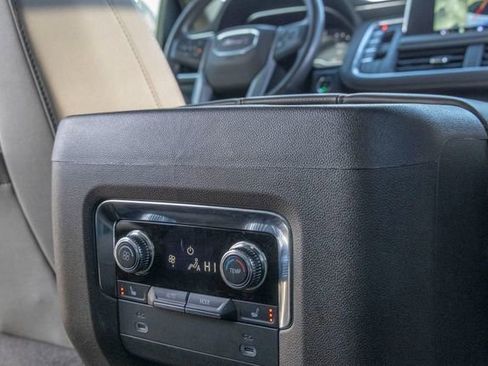Used 2022 GMC Yukon SLT w/ SLT Luxury Package AWD/4WD image 27