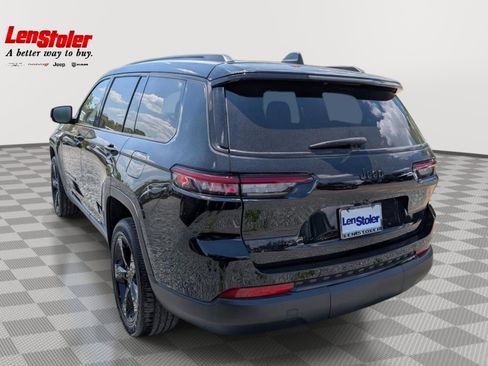 Used 2023 Jeep Grand Cherokee L Laredo AWD/4WD image 3