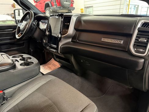 Certified 2024 RAM 2500 Big Horn w/ Night Edition AWD/4WD image 9