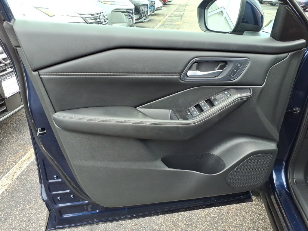 Certified 2024 Nissan Rogue SL w/ SL Premium Package AWD/4WD image 18