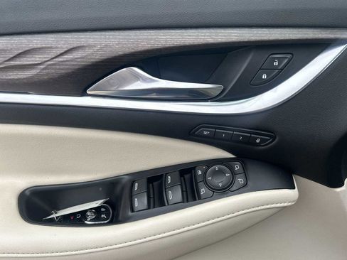 Used 2022 Buick Enclave Avenir w/ Avenir Technology Package image 23