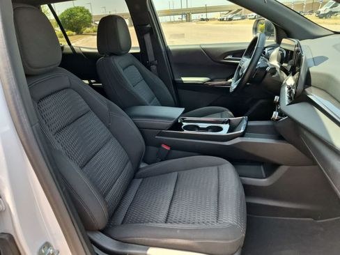 Used 2025 Chevrolet Equinox LT FWD image 27