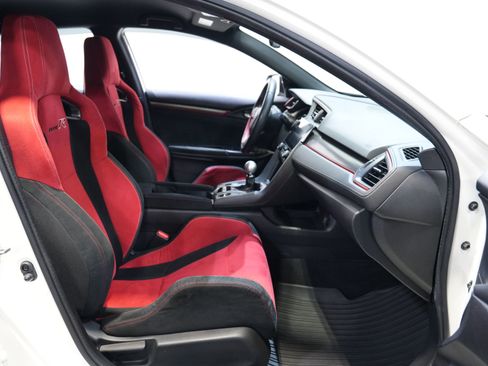 Used 2018 Honda Civic Type R image 32