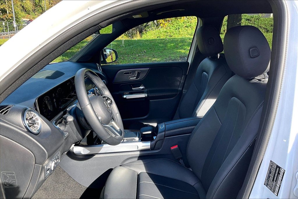 Used 2023 Mercedes-Benz GLB 250 4MATIC image 27
