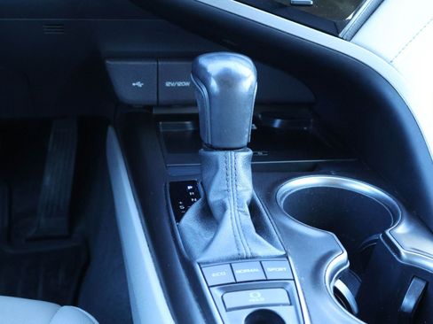 Used 2019 Toyota Camry SE image 17