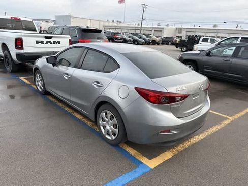 Used 2016 MAZDA MAZDA3 i Sport image 10