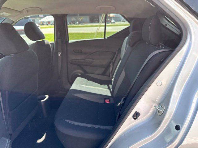 Used 2018 Nissan Kicks S FWD image 19
