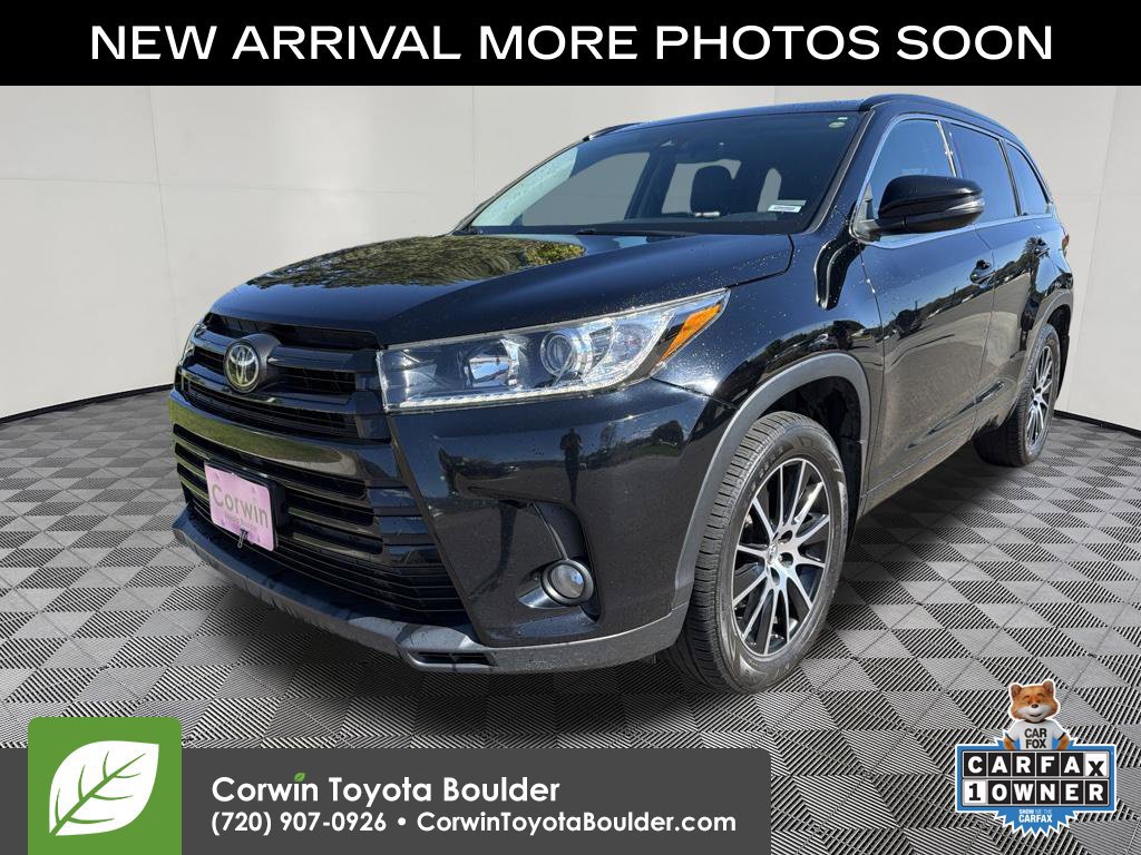 Used 2018 Toyota Highlander SE w/ Carpet Mat Package (TMS) AWD/4WD image 3