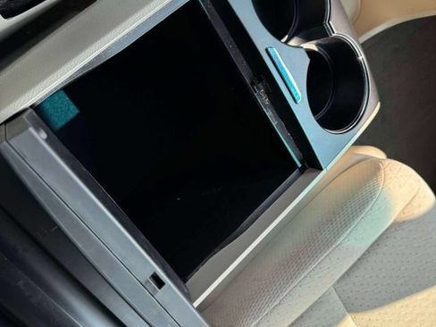 Used 2015 Toyota Sienna LE FWD image 30