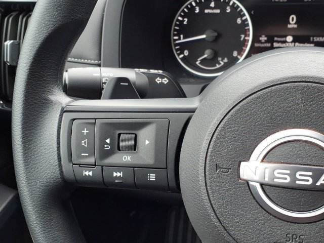 Used 2025 Nissan Pathfinder S AWD/4WD image 5