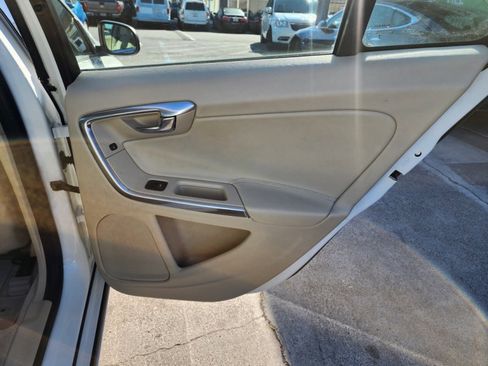 Used 2015 Volvo S60 T5 Premier image 15