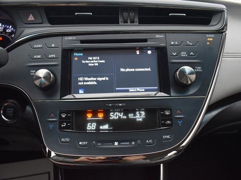 Used 2016 Toyota Avalon Limited image 34