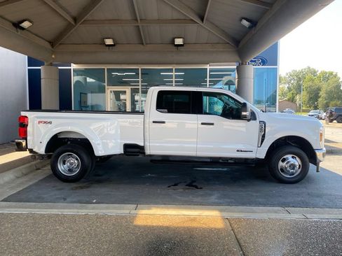 Used 2025 Ford F350 4x4 Crew Cab DRW Super Duty image 8