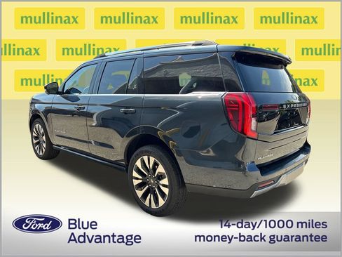 Used 2025 Ford Expedition Platinum w/ Driver's Package AWD/4WD image 3