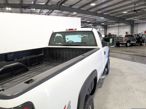 Used 2003 Chevrolet Silverado 2500 4x4 Regular Cab w/ Snow Plow Prep Package image 3