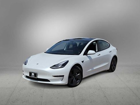 Used 2023 Tesla Model 3 Standard Range RWD image 1
