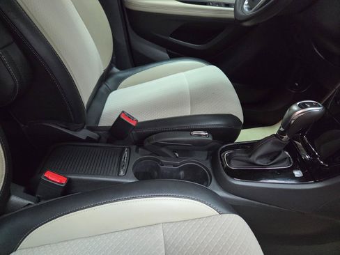 Used 2022 Buick Encore Preferred w/ Safety Package AWD/4WD image 25