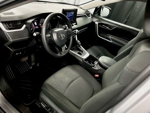 Used 2022 Toyota RAV4 XLE image 17