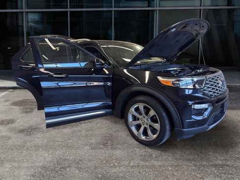 Used 2020 Ford Explorer Platinum w/ Premium Technology Package AWD/4WD image 9