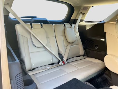 Used 2020 Ford Explorer Platinum w/ Premium Technology Package image 29