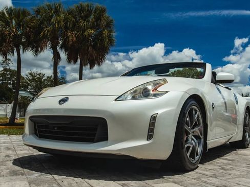 Used 2013 Nissan 370Z Touring w/ Sport Pkg RWD image 2