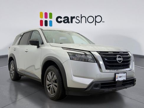 Used 2024 Nissan Pathfinder S image 7
