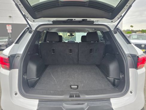 Used 2025 Chevrolet Blazer LT FWD image 12