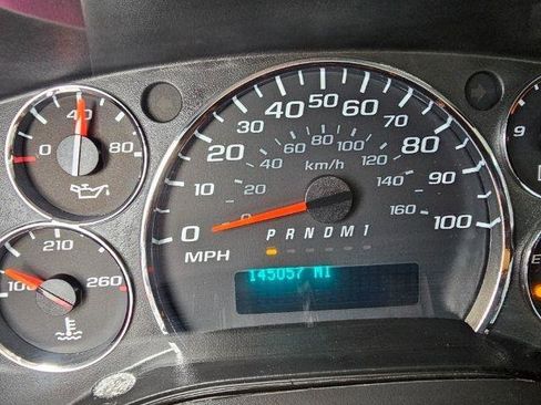 Used 2017 Chevrolet Express 2500 RWD image 11