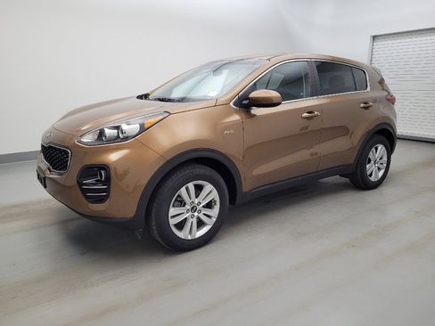 Used 2017 Kia Sportage LX image 2