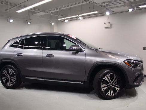 Used 2025 Mercedes-Benz GLA 250 GLA 250 image 9