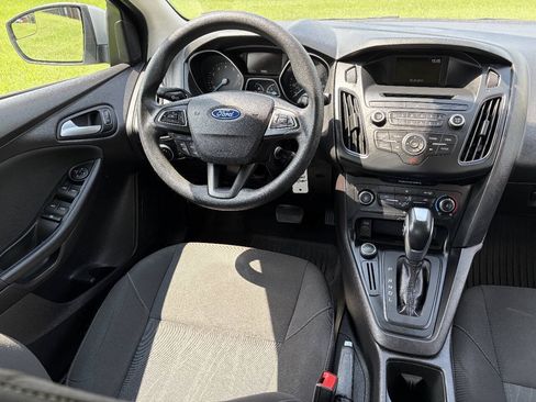 Used 2015 Ford Focus SE w/ Interior Protection Package FWD image 12