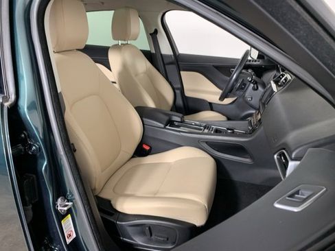 Used 2018 Jaguar F-PACE Premium image 37