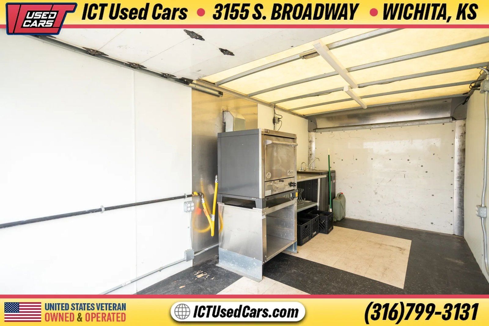 Used 2018 GMC Savana 3500 Extended w/ Driver Convenience Package RWD image 20
