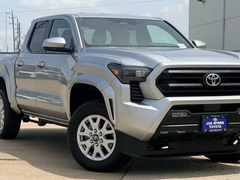 Used 2024 Toyota Tacoma SR5 AWD/4WD image 2