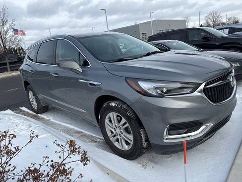Used 2018 Buick Enclave Essence w/ Trailering Package image 3