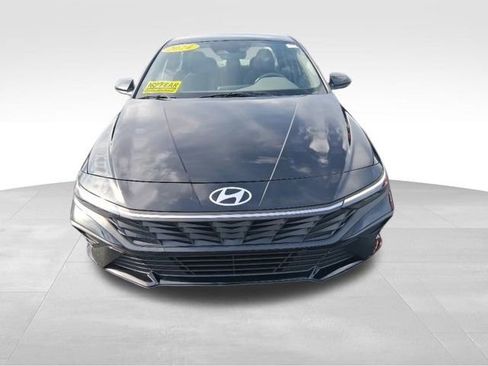 Used 2024 Hyundai Elantra SEL image 14